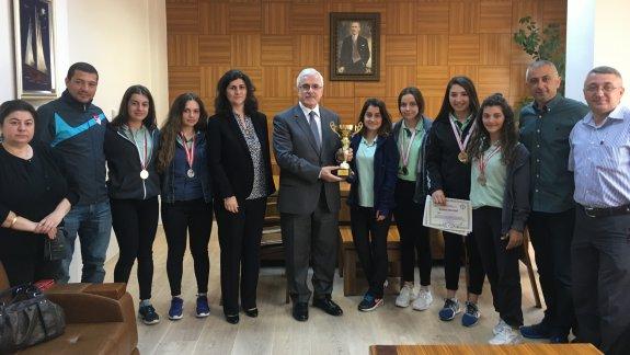Türkiye Şampiyonu Bisiklet Takımından İlçe Milli Eğitim Müdürümüzü Ziyaret