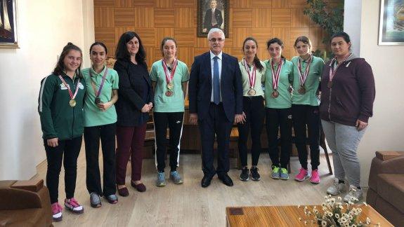 Atletizm de Adapazarı Hacı Zehra Akkoç Kız Anadolu Lisesinden Büyük Başarı