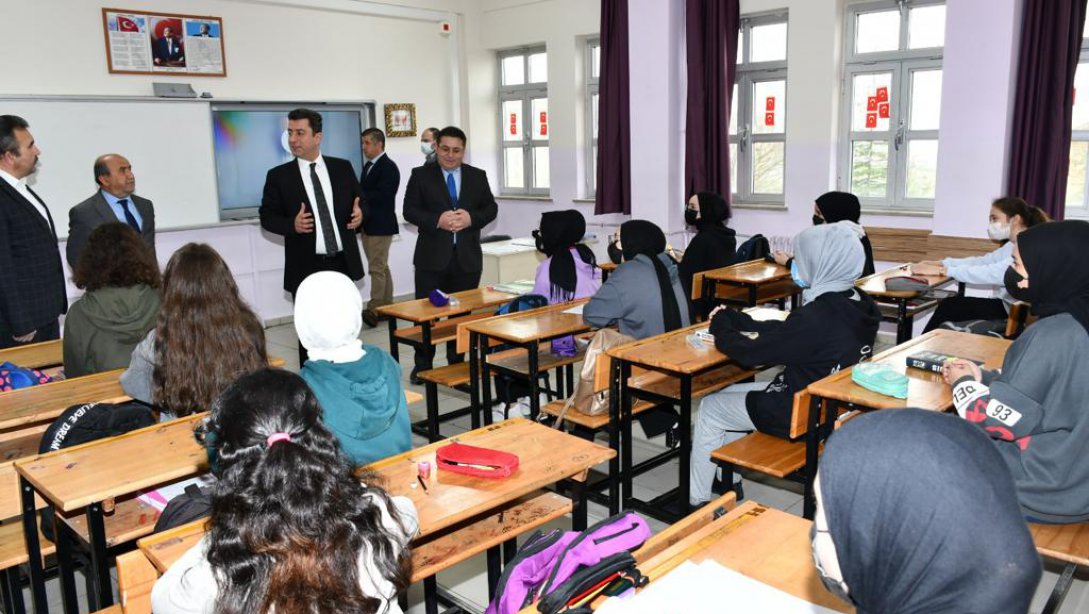 Yenikent Kız Anadolu İmam Hatip Lisesine Ziyaret