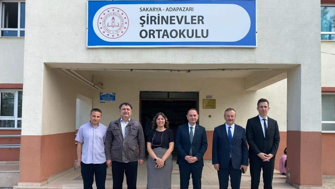 İlçe Milli Eğitim Müdürümüz Engin KAHRAMAN, Şirinevler Ortaokulunda bayrak törenine katılarak okul yöneticileri ve öğretmenlerimizle bir araya geldi.